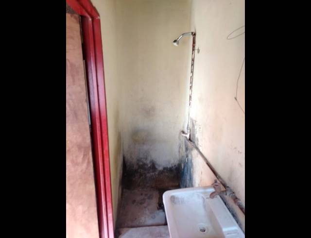 1 BEDROOM HOUSE FOR SALE IN SOL PLAATJIE
